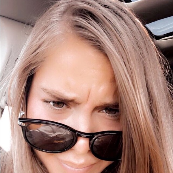 Meet your Posher, Emma - Picture 1 of 1